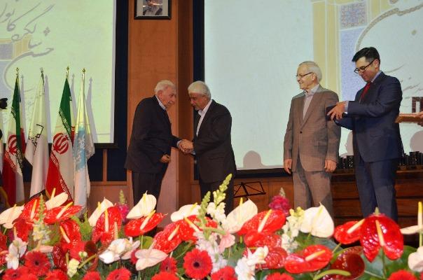 مراسم جسن شالگرد کانون فنی - مهندس صالح آباید دبیر کانون در تصویر دیده می شود